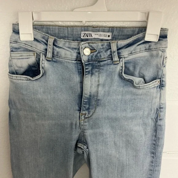 Zara High Rise Slim Fit Straight Leg Jeans in Light Blue Acid Wash - Picture 3 of 11